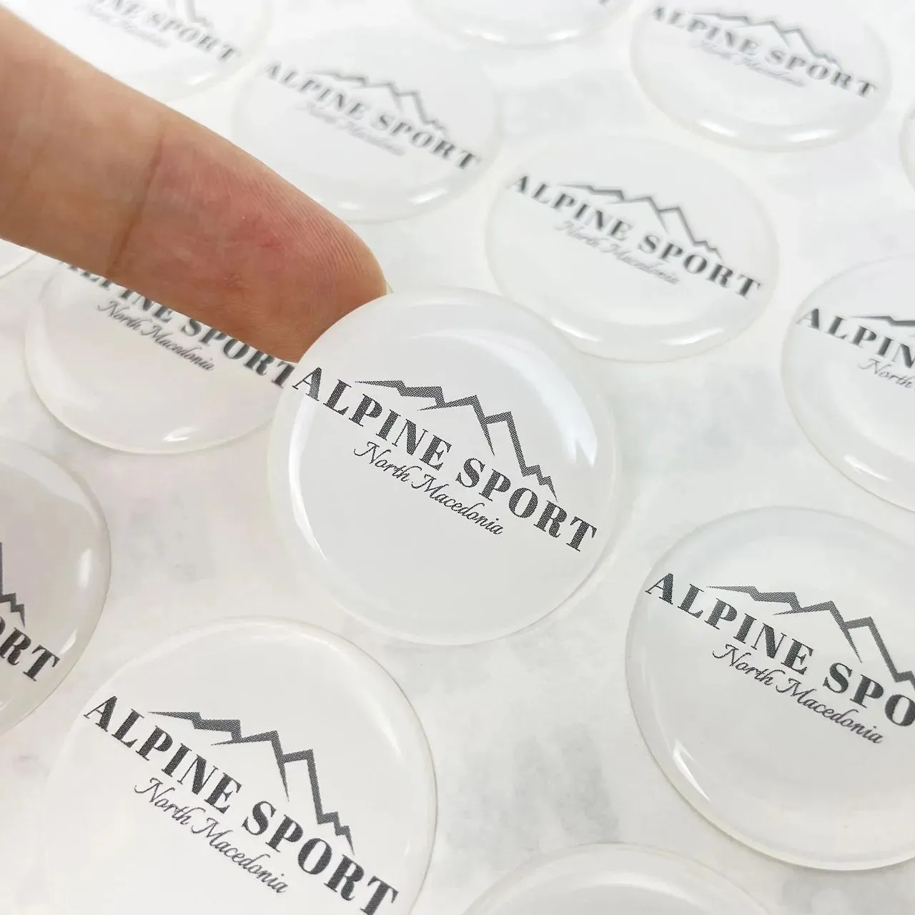 Interprets the Practical Functions of Blank Adhesive Labels