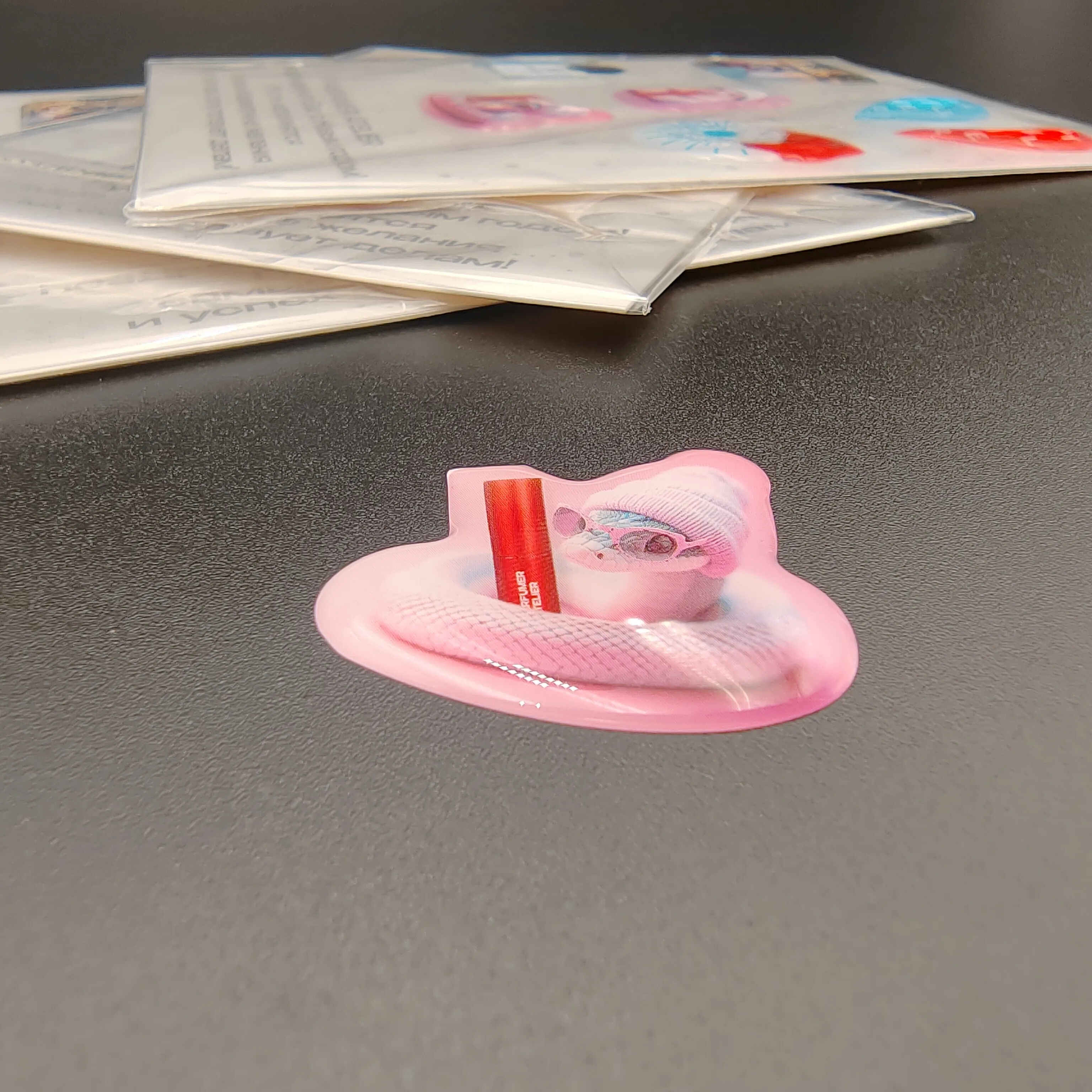 Interprets the Operational Difficulty of Thermal Adhesive Labels